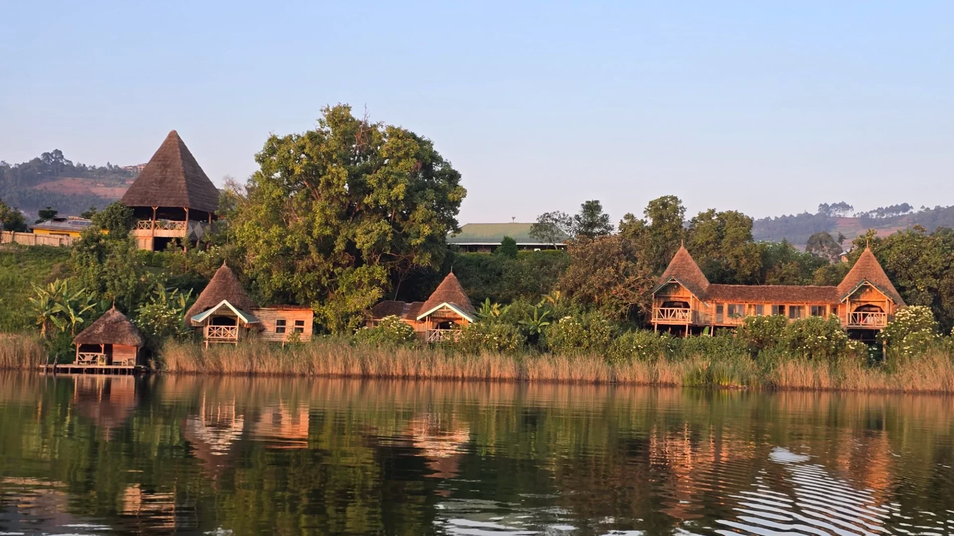 Paradise Eco-Hub Lodge