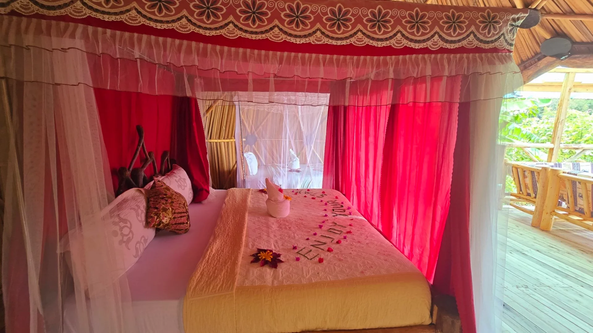 Paradise Eco-Hub Lodge